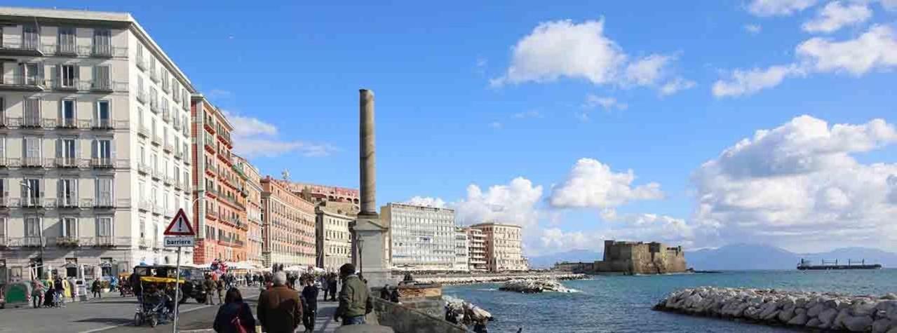 Piacevole Appartamento Chiaia Naples Exterior photo